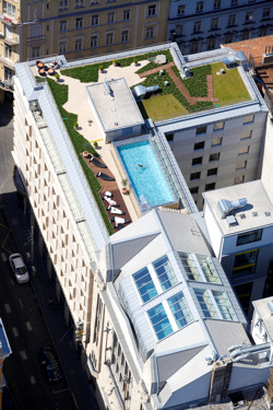 Continental Hotel Zara rooftop pool
